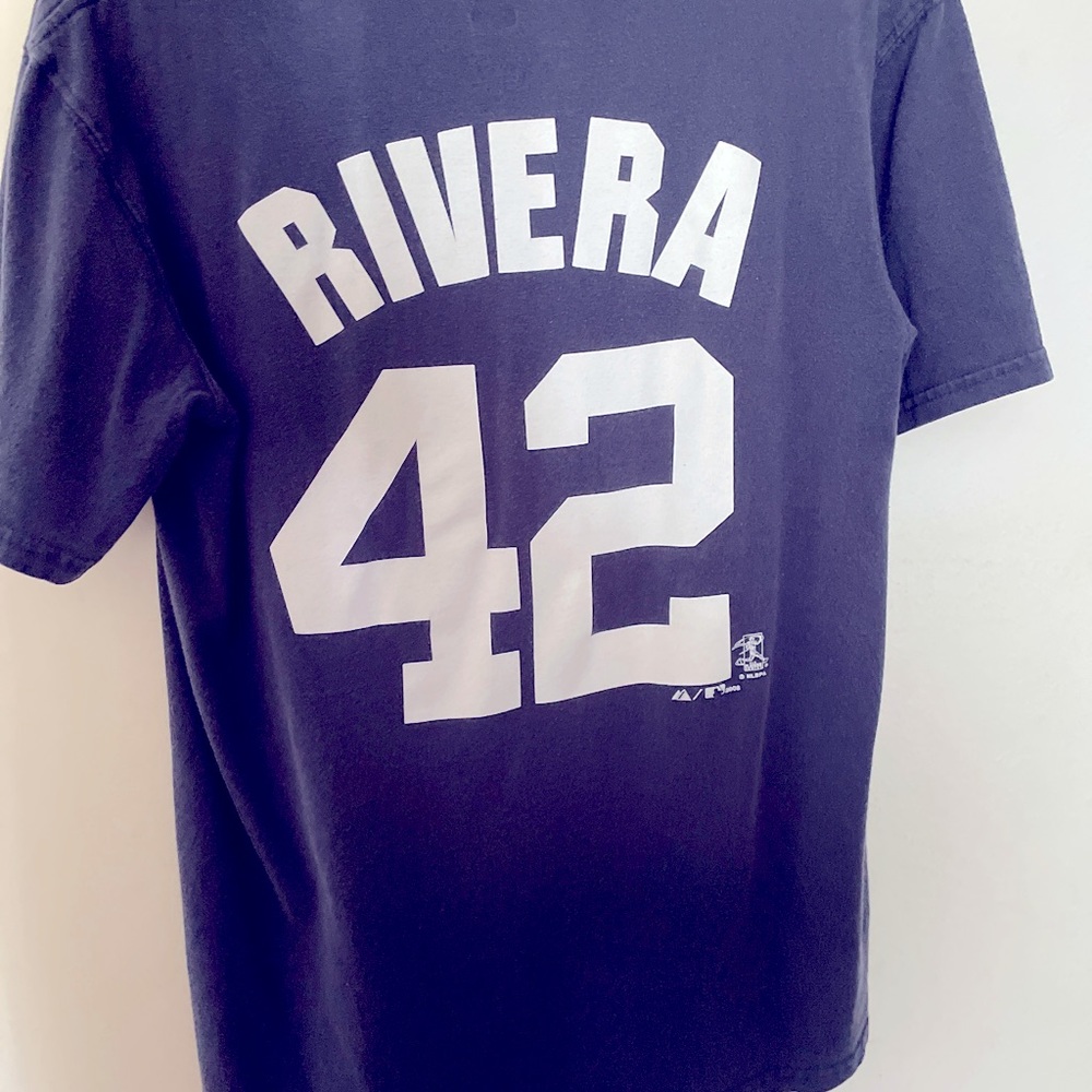 Mariano Rivera Majestic mens size medium Yankees name and number t-shirt